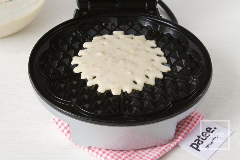 Овсяные вафли с клубничной сальсой - Шаг 7