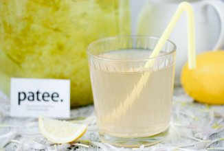 Напиток из цветков бузины с лимоном