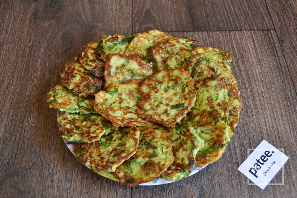 Кабачковые оладьи со шпинатом и укропом - Шаг 12