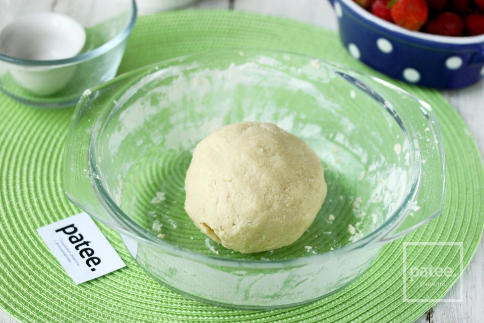 Клубничный пирог со сметаной - Шаг 5