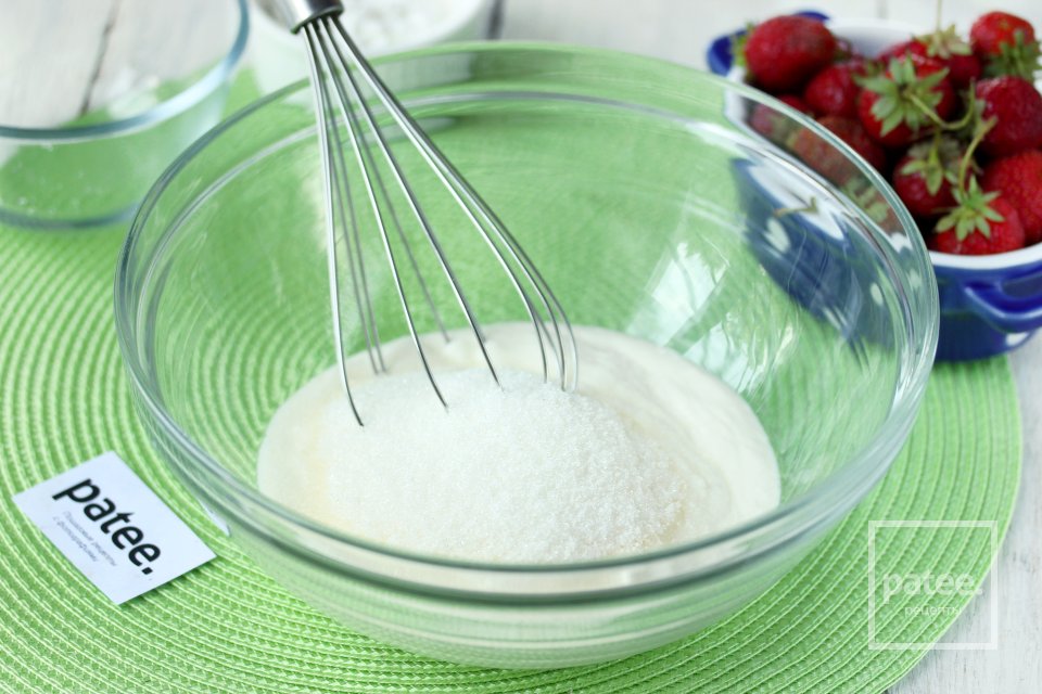 Клубничный пирог со сметаной - Шаг 7