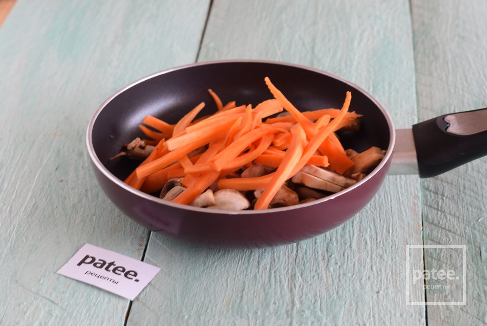 Свинина в томатно-соевом соусе с шампиньонами - Шаг 9