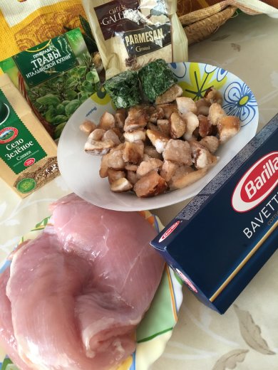 Баветте с белыми грибами и шпинатом - Шаг 1