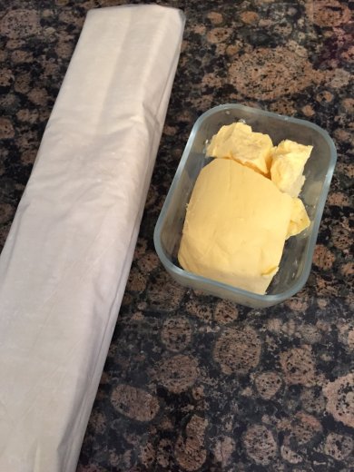 Корзинки из теста фило с кремом и ягодами - Шаг 1