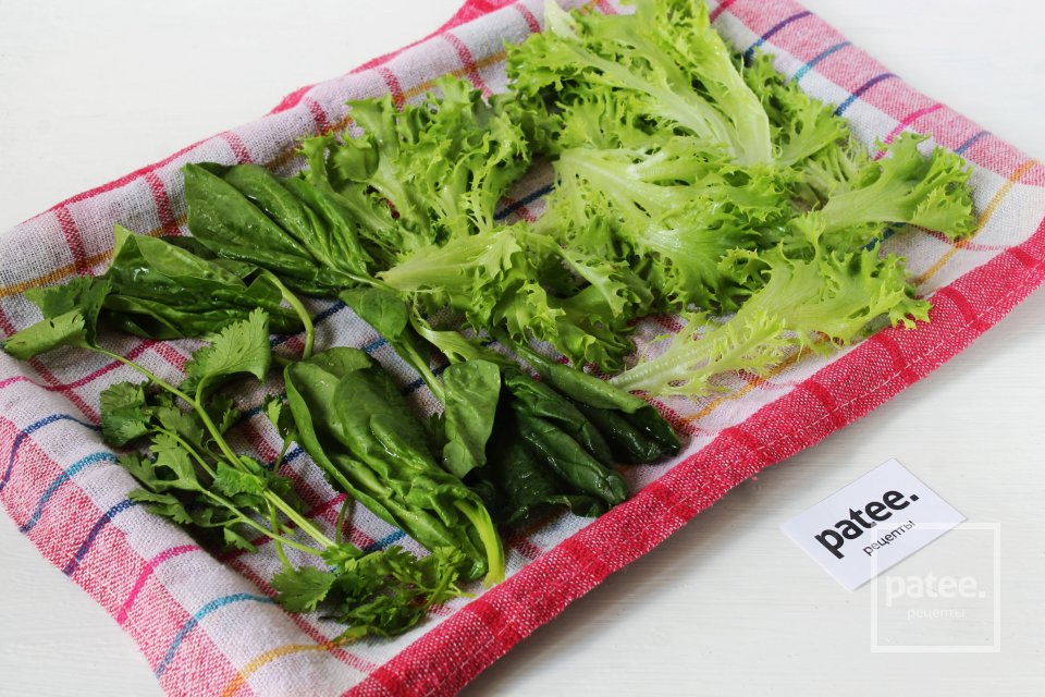 Салат с творогом, огурцом и зеленью - Шаг 2