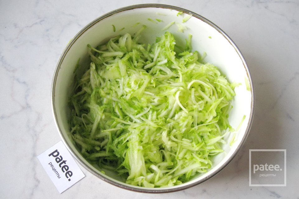 Кабачковые оладьи с брокколи и сыром - Шаг 3