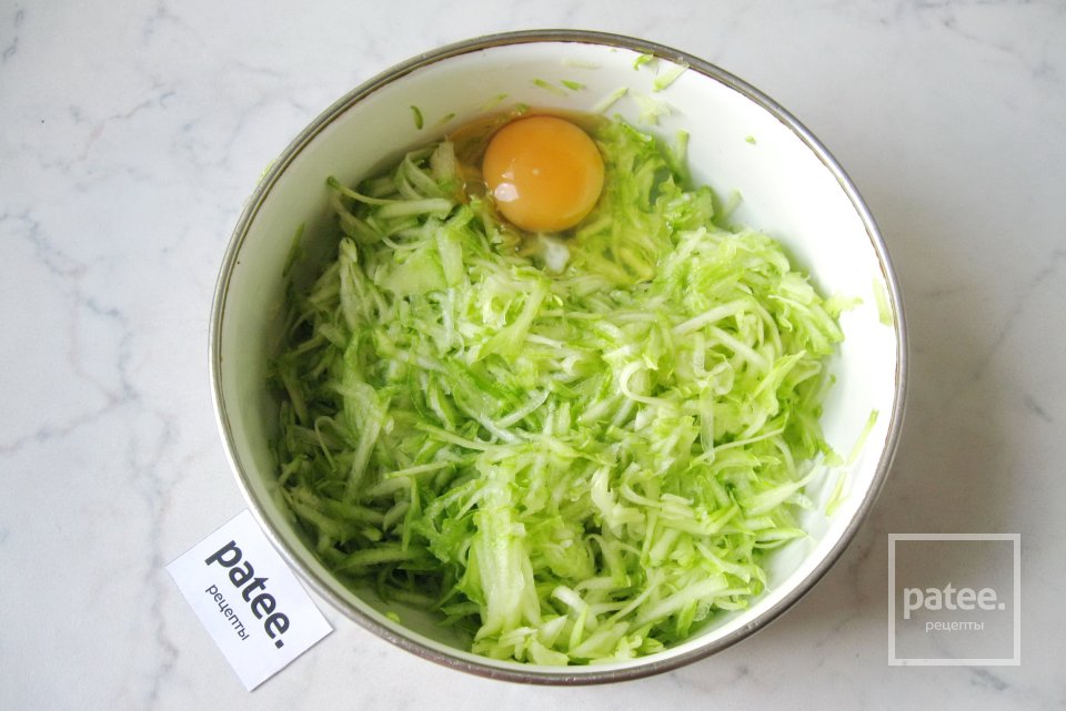 Кабачковые оладьи с брокколи и сыром - Шаг 4