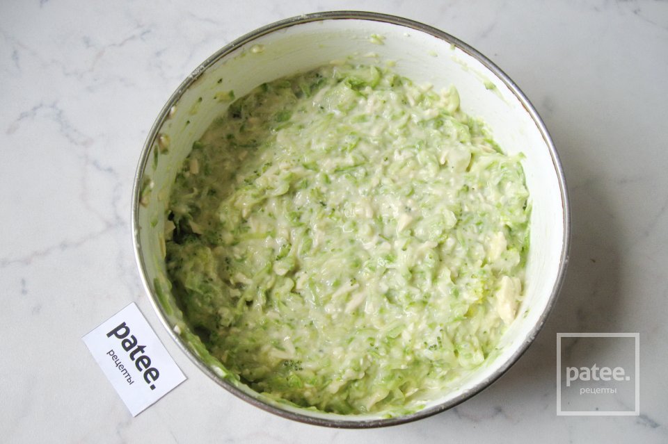 Кабачковые оладьи с брокколи и сыром - Шаг 9