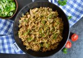 Рис с белыми грибами и луком