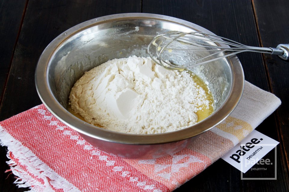 Галета с яблоками и клубникой - Шаг 5