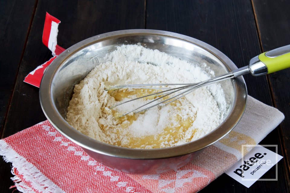 Галета с яблоками и клубникой - Шаг 6