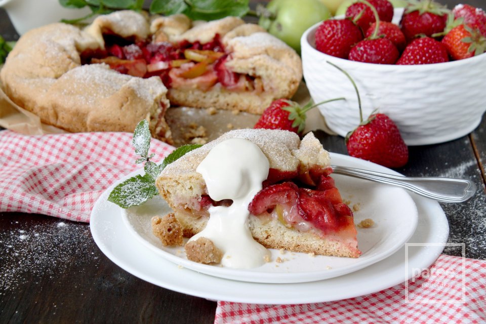 Галета с яблоками и клубникой - Шаг 17