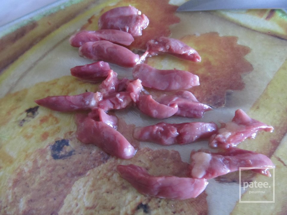 салат из куриных сердец - Шаг 1