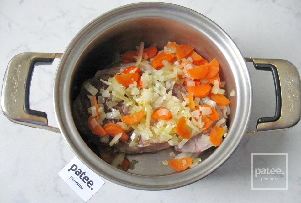 Говяжья голень с картофелем в сырном соусе - Шаг 7