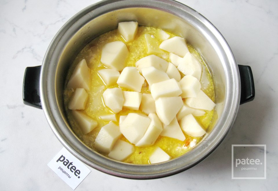 Говяжья голень с картофелем в сырном соусе - Шаг 12