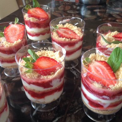 Вкусный десерт на основе сыра маскарпоне и сливок🍓 - Шаг 2