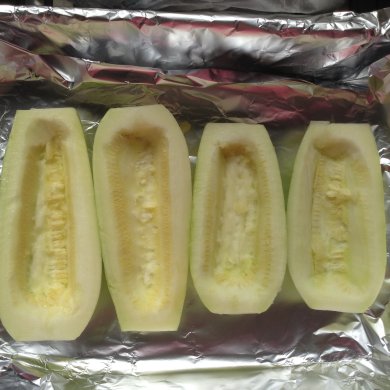 "Башмачки", фаршированные творогом и зеленью кабачки. - Шаг 4