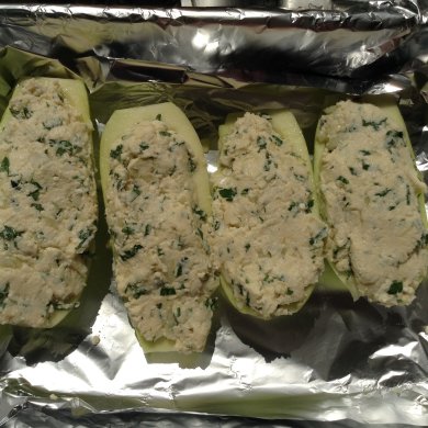 "Башмачки", фаршированные творогом и зеленью кабачки. - Шаг 5