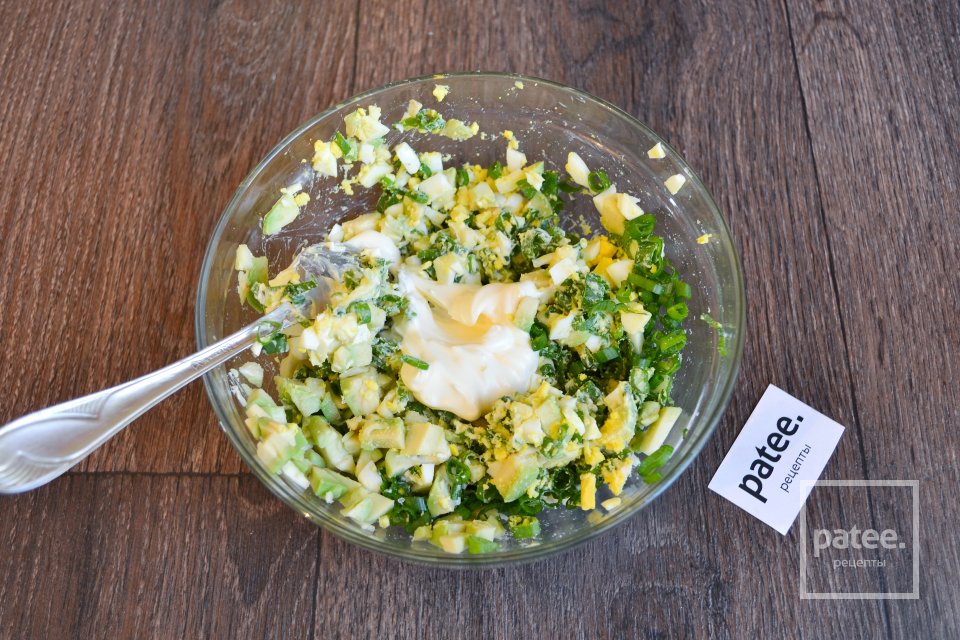 Закусочные рулетики из кабачков с начинкой из авокадо и сыра - Шаг 10