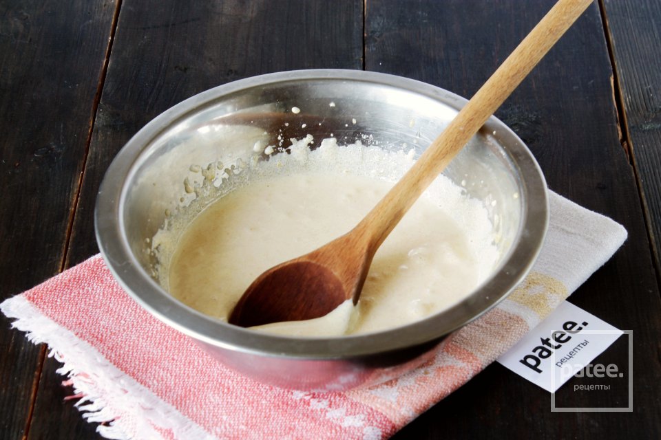 Кекс с изюмом и красной смородиной - Шаг 5