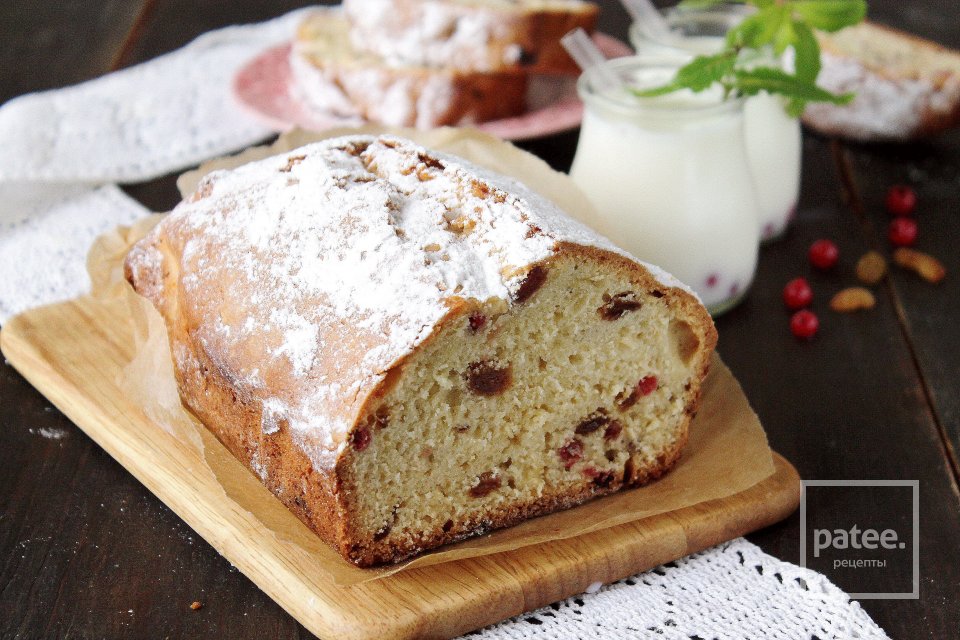 Кекс с изюмом и красной смородиной - Шаг 14