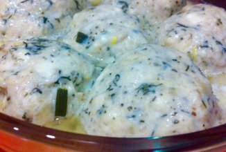Биточки с куриным филе, творогом и укропом
