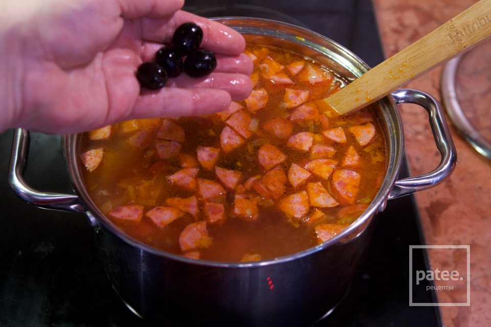 Дешевая мясная солянка - Шаг 21