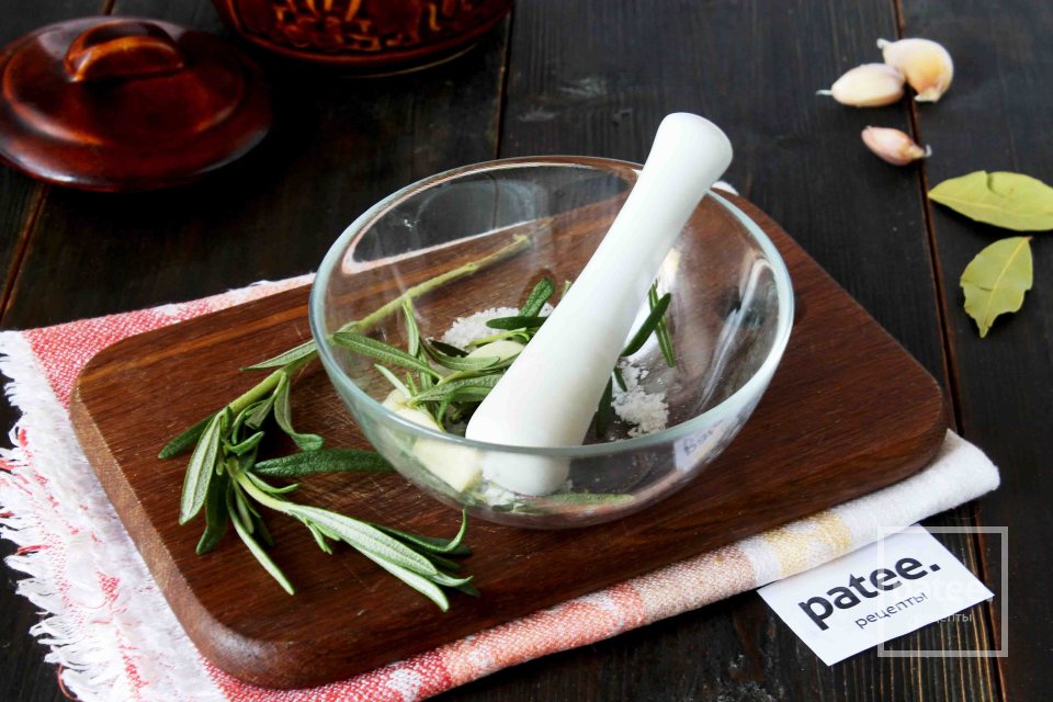 Куриная грудка с картофелем в горшочке - Шаг 6