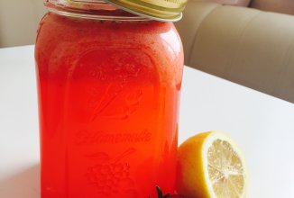 Клубничный лимонад