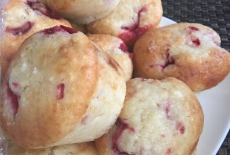 Творожные кексики с ягодой