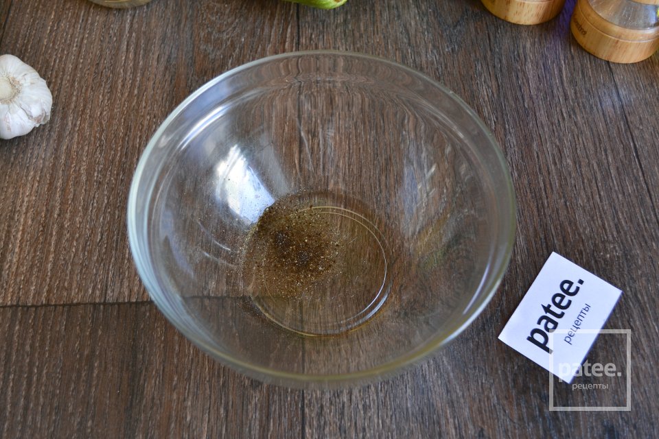 Куриные голени с картошкой в духовке - Шаг 3