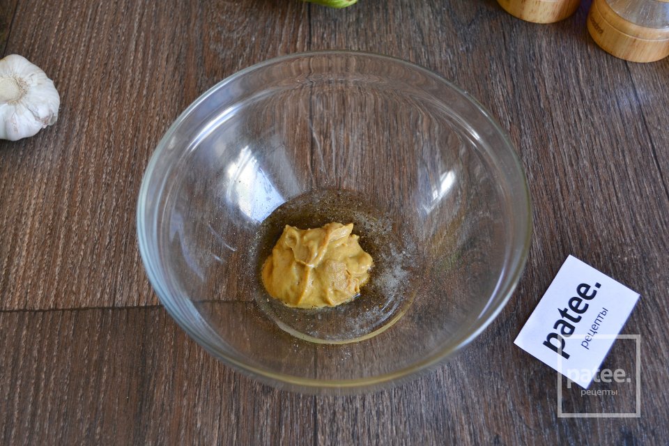 Куриные голени с картошкой в духовке - Шаг 5