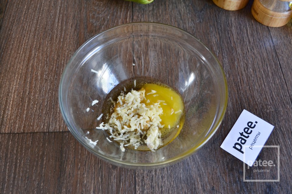 Куриные голени с картошкой в духовке - Шаг 7