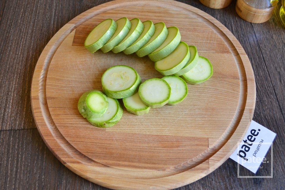 Куриные голени с картошкой в духовке - Шаг 9