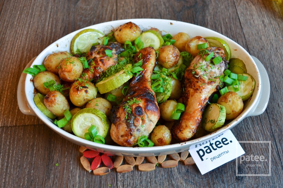 Куриные голени с картошкой в духовке - Шаг 13