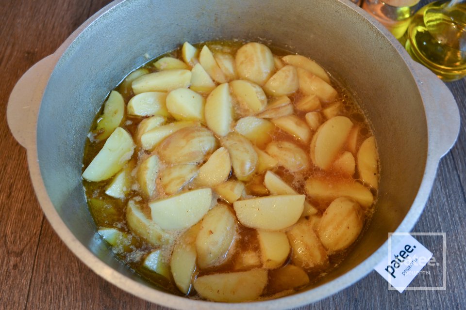 Кролик тушеный с картофелем и болгарским перцем - Шаг 11