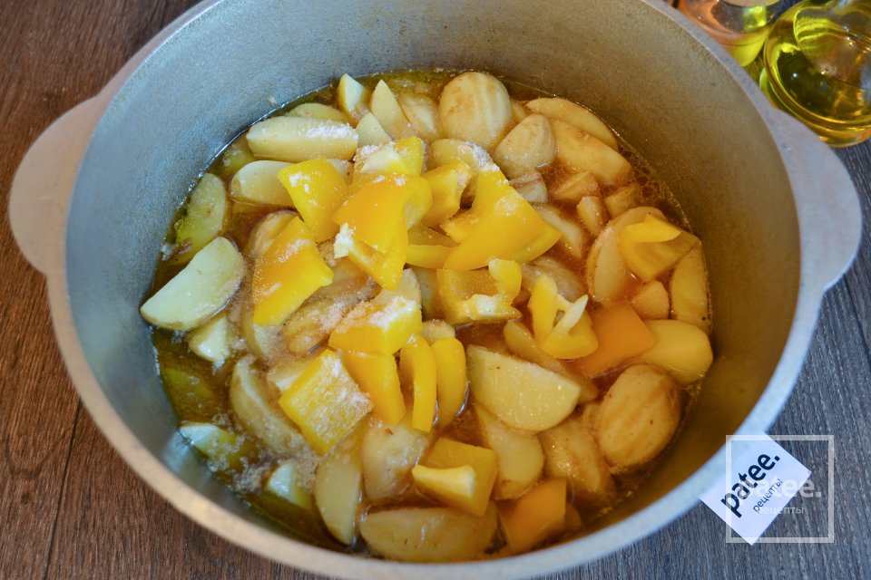 Кролик тушеный с картофелем и болгарским перцем - Шаг 12