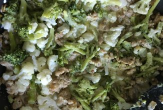 Куриный фарш с овощами в сливках