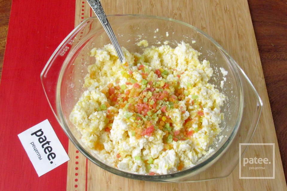 Сырники с цукатами - Шаг 6