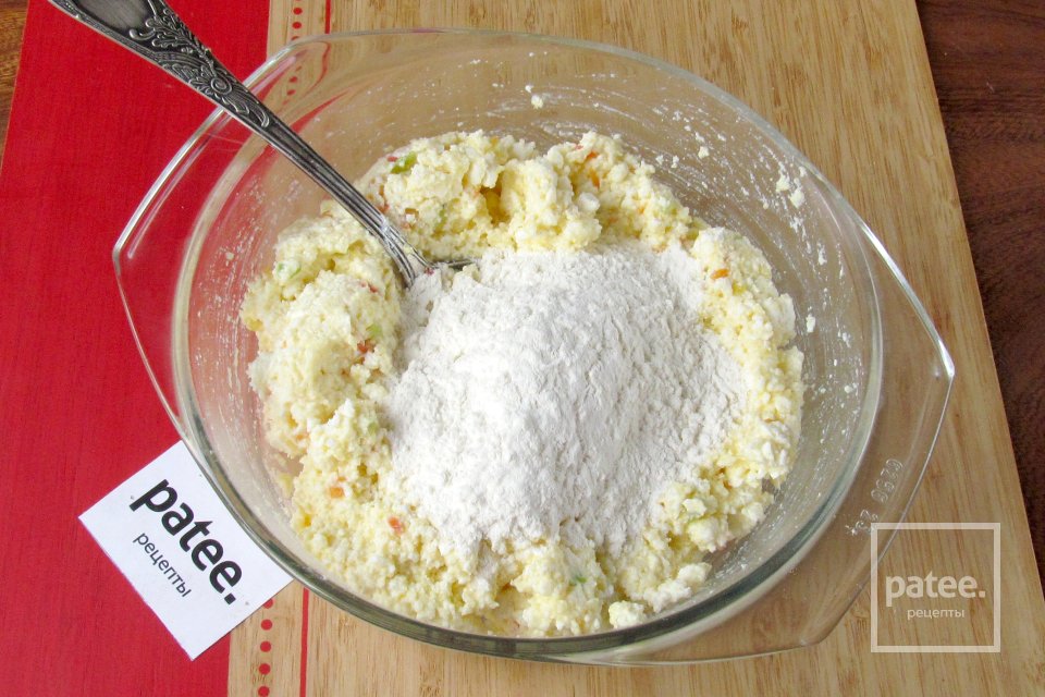 Сырники с цукатами - Шаг 7