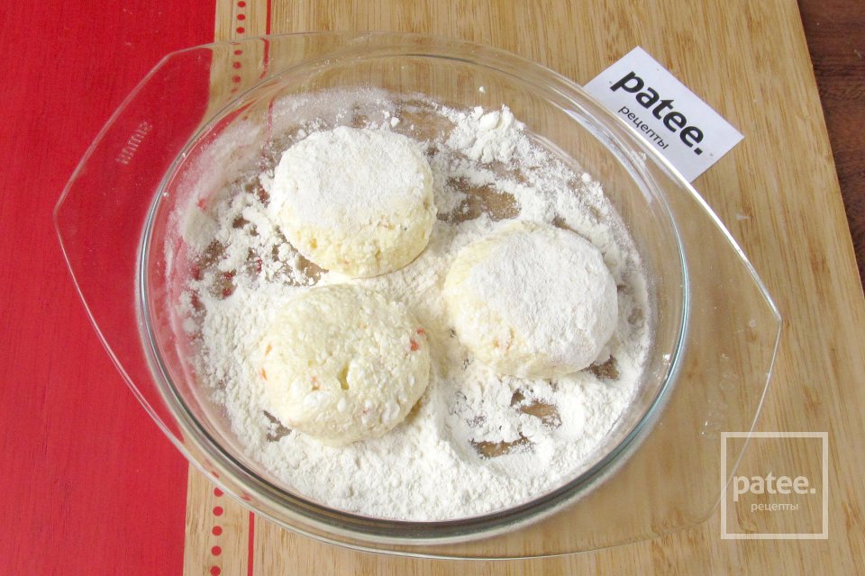 Сырники с цукатами - Шаг 9