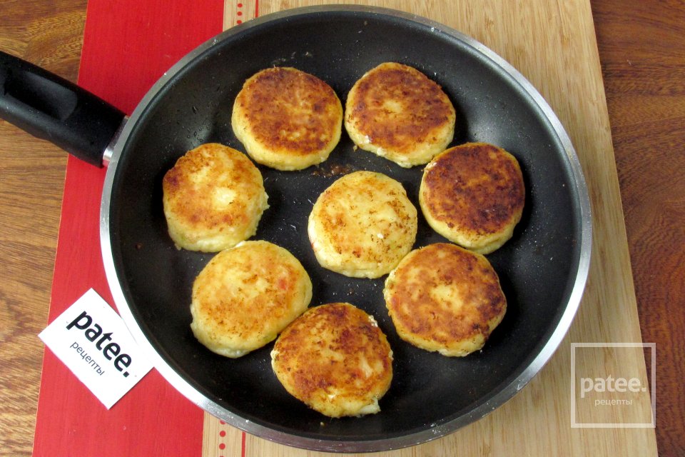 Сырники с цукатами - Шаг 11