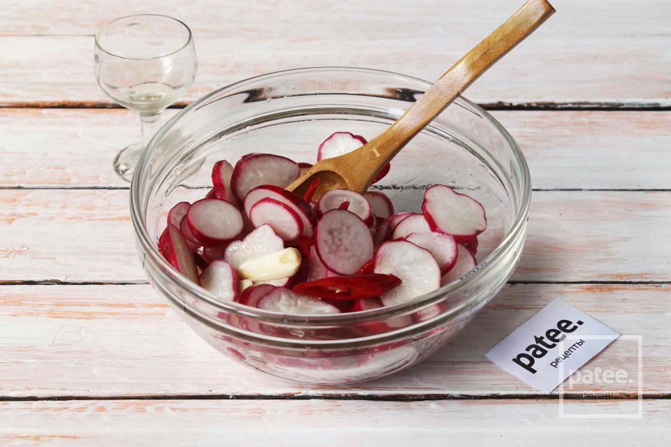 Острая закуска: маринованный редис - Шаг 6