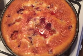 Пирог со сливами