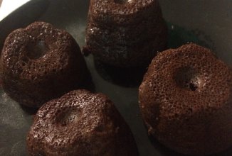 Шоколадные маффины с изюмом