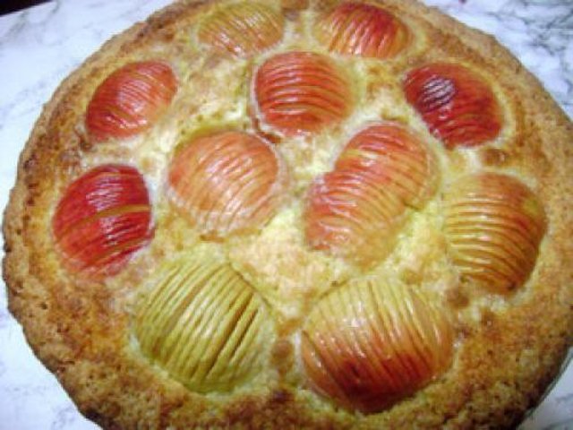 Заливной пирог с яблоками – неповторимый вкус, непередаваемый аромат

.