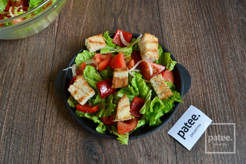 Деревенский салат с сухариками - Шаг 13