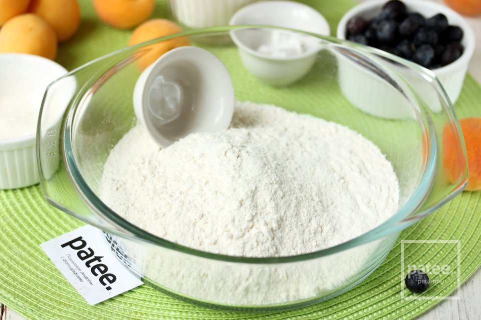 Галета с абрикосами и голубикой - Шаг 3