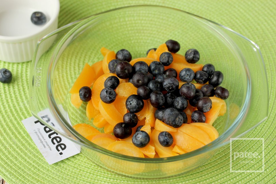 Галета с абрикосами и голубикой - Шаг 8