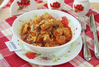 Свинина тушеная с капустой